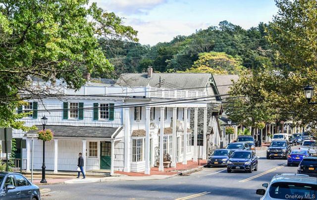 317 Main Street C, Roslyn, NY 11576