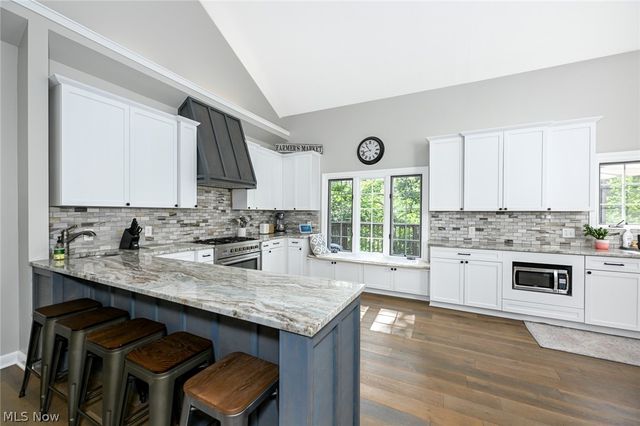 8465 Settlers Passage, Brecksville, OH 44141