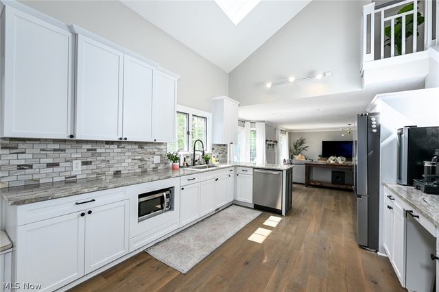8465 Settlers Passage, Brecksville, OH 44141