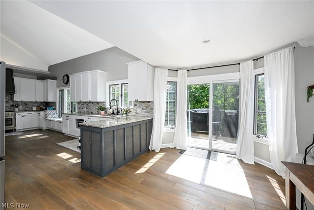 8465 Settlers Passage, Brecksville, OH 44141