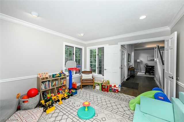 8465 Settlers Passage, Brecksville, OH 44141