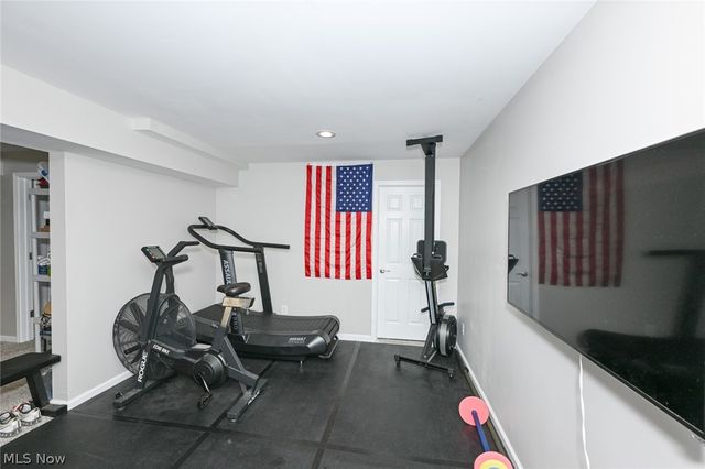 8465 Settlers Passage, Brecksville, OH 44141