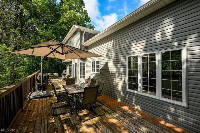 8465 Settlers Passage, Brecksville, OH 44141