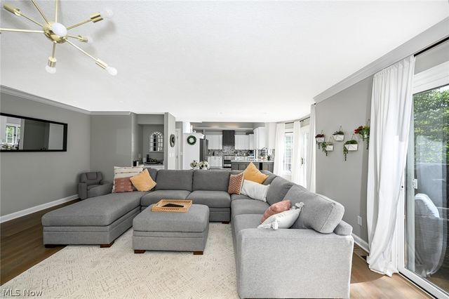 8465 Settlers Passage, Brecksville, OH 44141