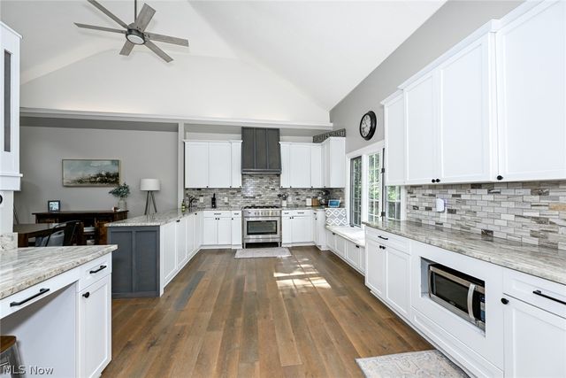 8465 Settlers Passage, Brecksville, OH 44141