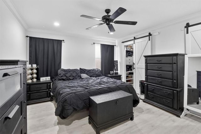 10614 SW 17th Pl, Davie, FL 33324