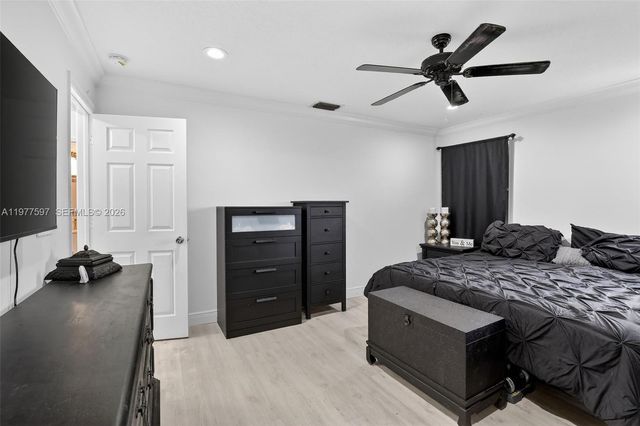 10614 SW 17th Pl, Davie, FL 33324