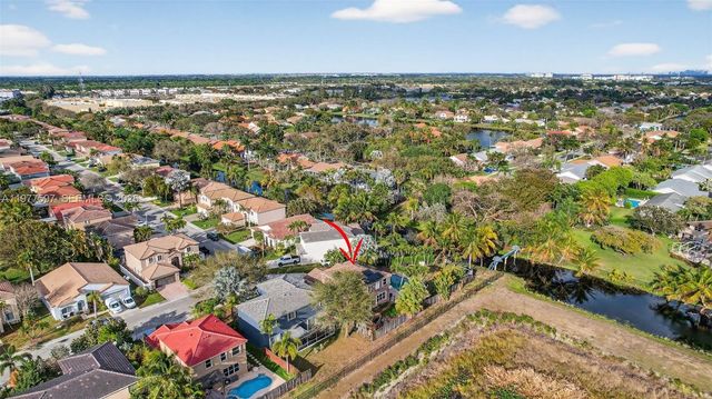 10614 SW 17th Pl, Davie, FL 33324