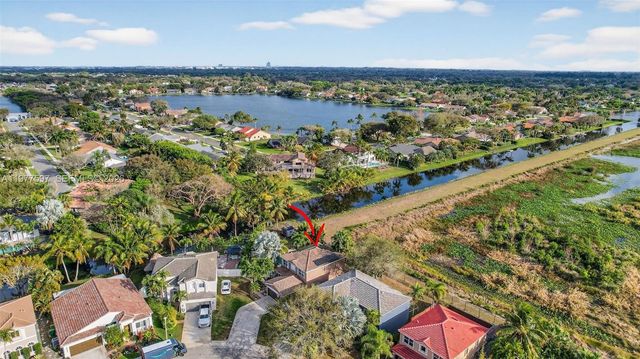 10614 SW 17th Pl, Davie, FL 33324