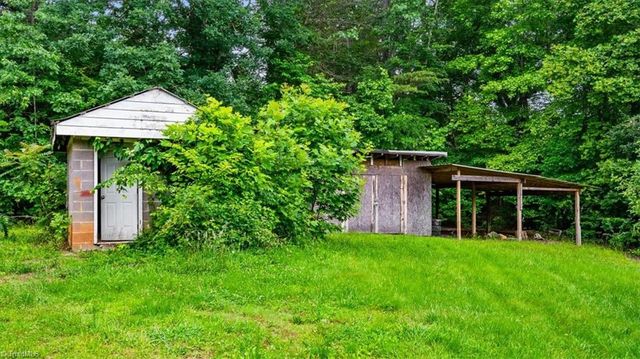 1655 Oakleigh Road, Mcleansville, NC 27301