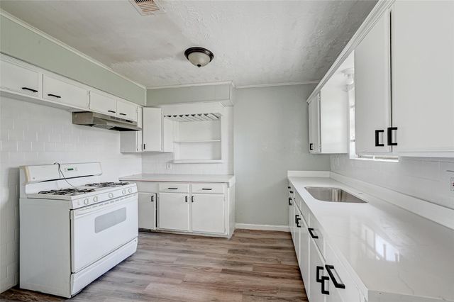 5315 Bellfort Court, Houston, TX 77033