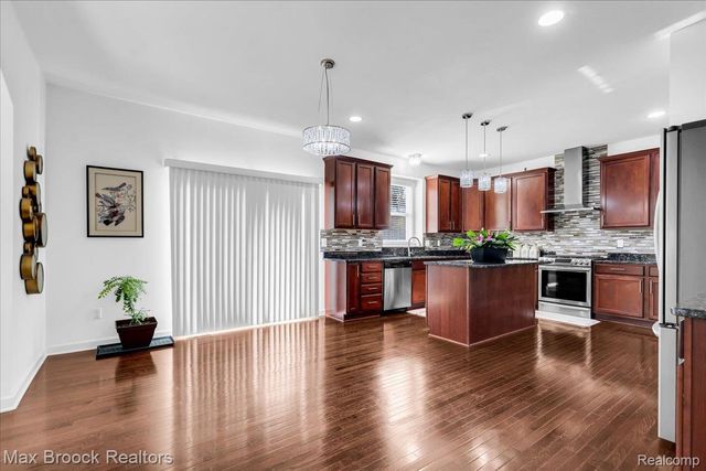 27023 Ladbroke Street, Novi, MI 48374