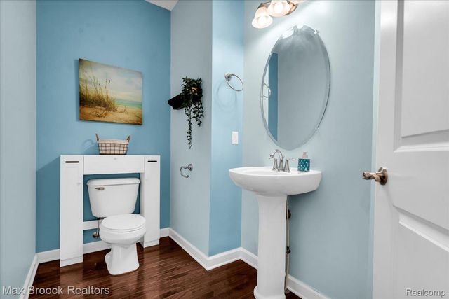 27023 Ladbroke Street, Novi, MI 48374