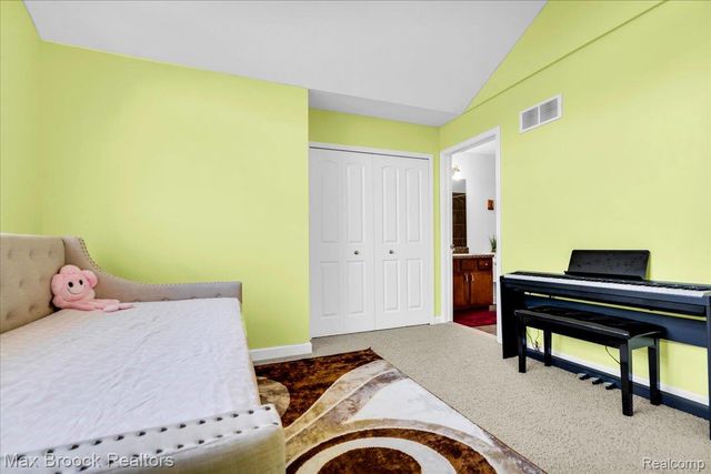 27023 Ladbroke Street, Novi, MI 48374