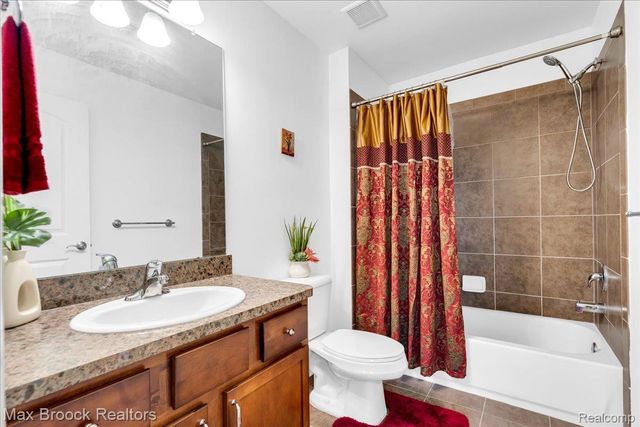 27023 Ladbroke Street, Novi, MI 48374