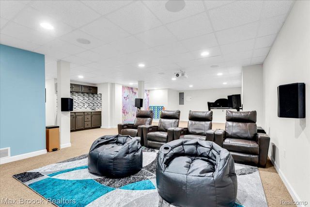27023 Ladbroke Street, Novi, MI 48374