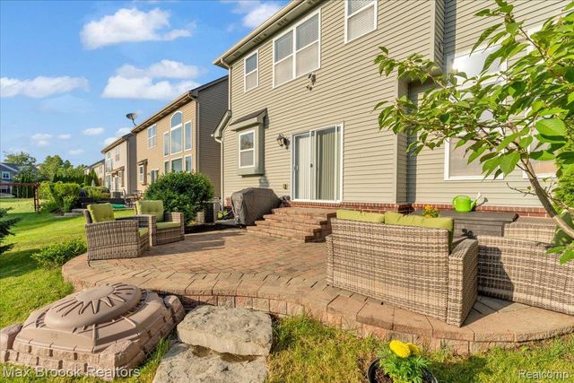 27023 Ladbroke Street, Novi, MI 48374