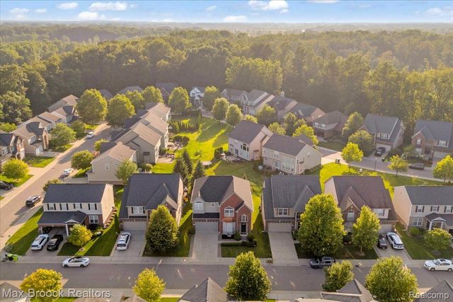27023 Ladbroke Street, Novi, MI 48374