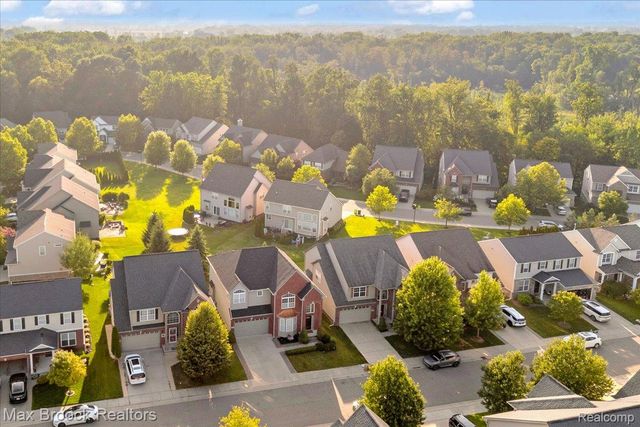 27023 Ladbroke Street, Novi, MI 48374