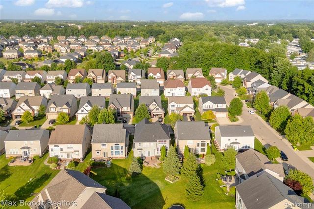 27023 Ladbroke Street, Novi, MI 48374