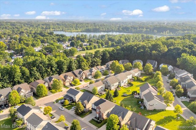 27023 Ladbroke Street, Novi, MI 48374