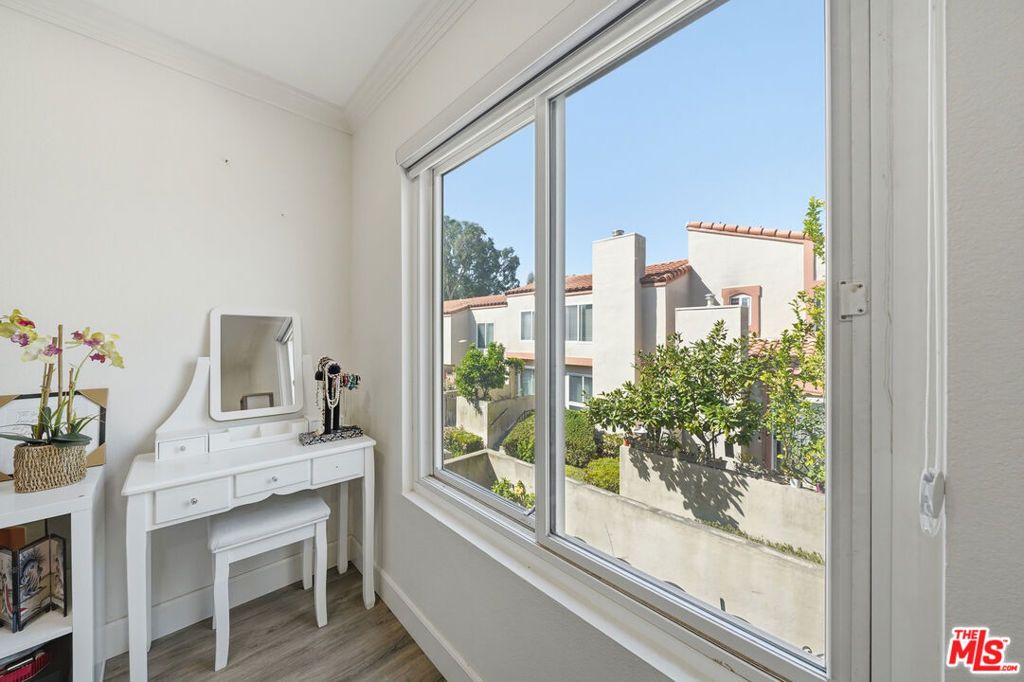 Image 11 of property listing at 3442 Del Amo Boulevard, Torrance, CA 90503