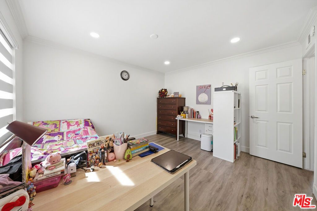 Image 3 of property listing at 3442 Del Amo Boulevard, Torrance, CA 90503