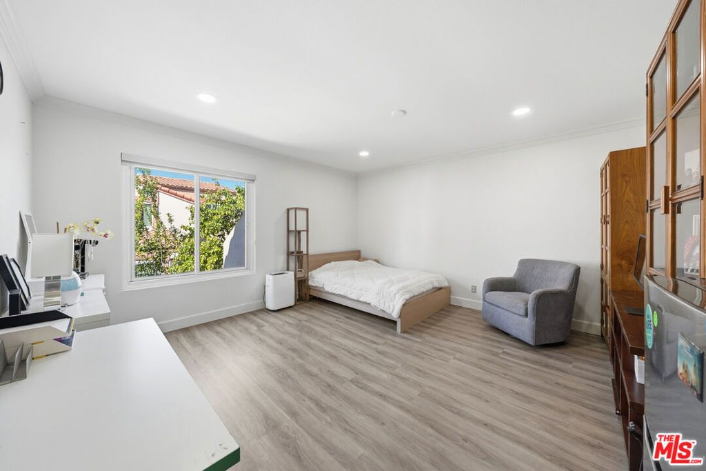 Image 8 of property listing at 3442 Del Amo Boulevard, Torrance, CA 90503