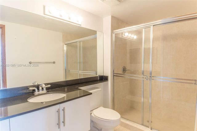 31 SE 5th St 1208, Miami, FL 33131