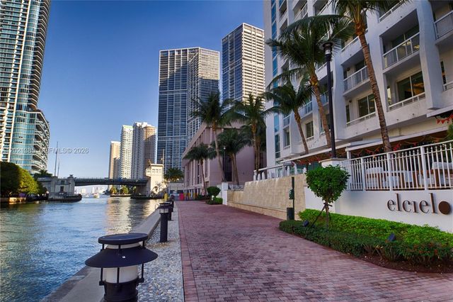 31 SE 5th St 1208, Miami, FL 33131
