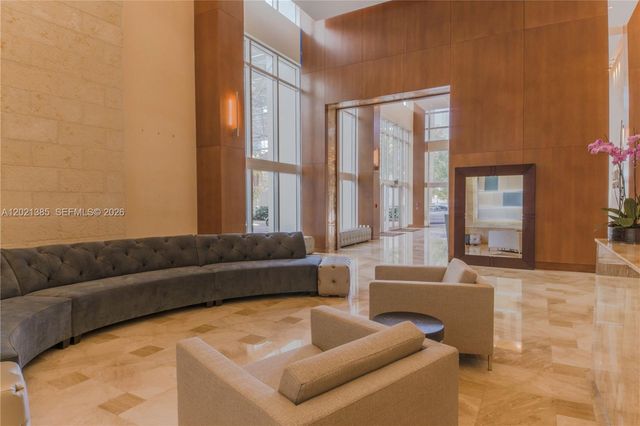 31 SE 5th St 1208, Miami, FL 33131