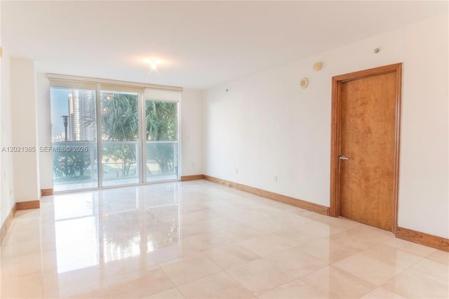 31 SE 5th St 1208, Miami, FL 33131