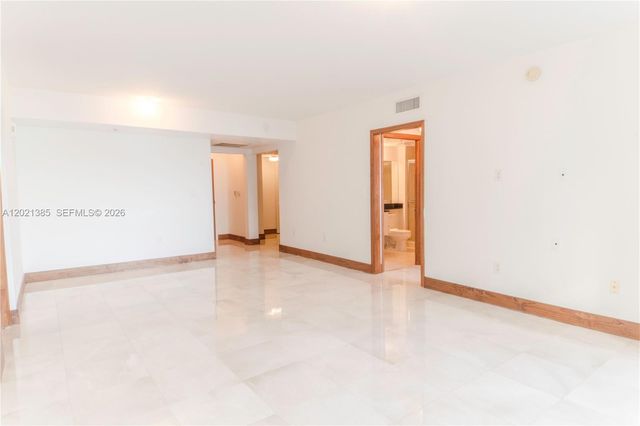 31 SE 5th St 1208, Miami, FL 33131