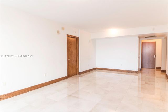 31 SE 5th St 1208, Miami, FL 33131