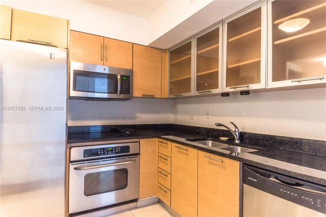 31 SE 5th St 1208, Miami, FL 33131