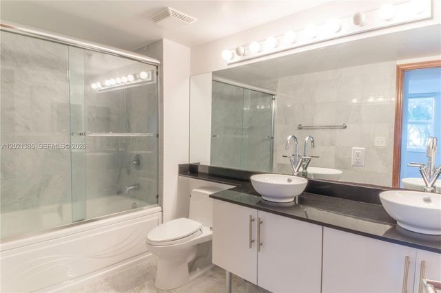 31 SE 5th St 1208, Miami, FL 33131