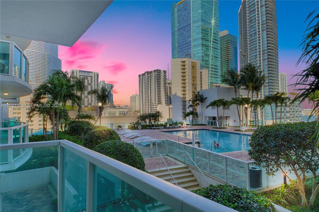 31 SE 5th St 1208, Miami, FL 33131
