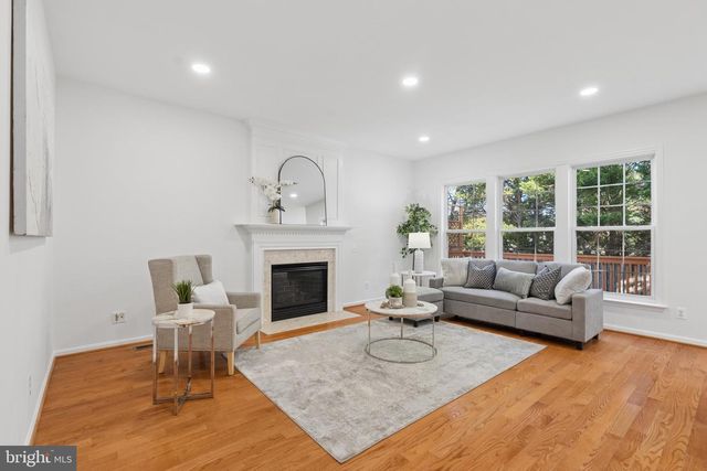 2460 LEYLAND RIDGE RD, Herndon, VA 20171