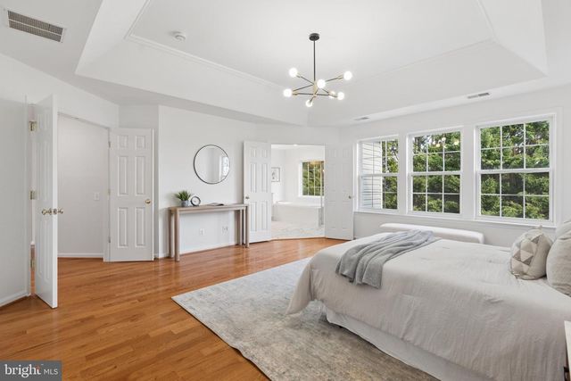 2460 LEYLAND RIDGE RD, Herndon, VA 20171