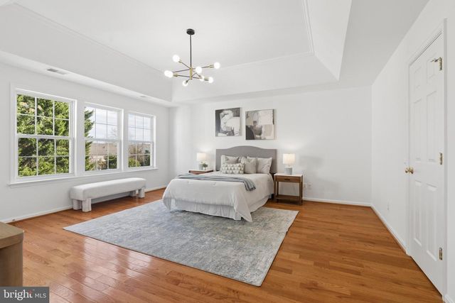 2460 LEYLAND RIDGE RD, Herndon, VA 20171