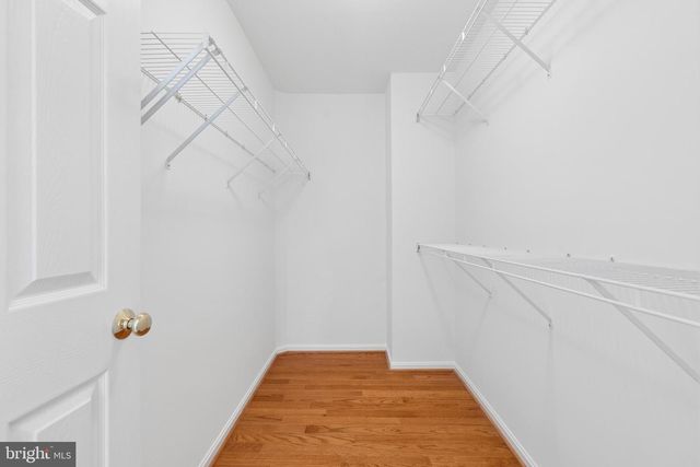 2460 LEYLAND RIDGE RD, Herndon, VA 20171