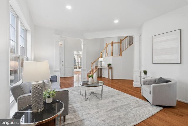 2460 LEYLAND RIDGE RD, Herndon, VA 20171