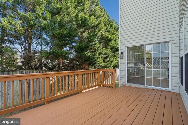 2460 LEYLAND RIDGE RD, Herndon, VA 20171