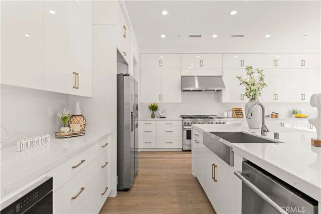 234 Coal Mine, Irvine, CA 92602