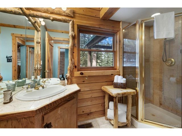 919 Matterhorn Dr, Florissant, CO 80816