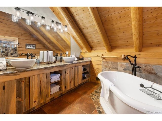 919 Matterhorn Dr, Florissant, CO 80816