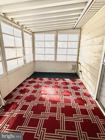 49 HAZELTOP DR, Sicklerville, NJ 08081