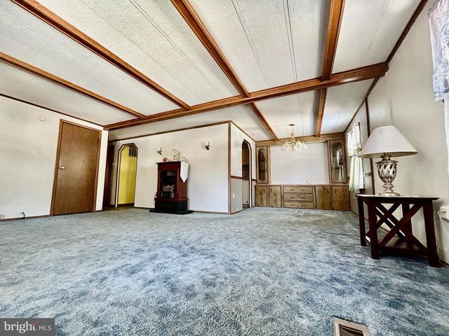 49 HAZELTOP DR, Sicklerville, NJ 08081