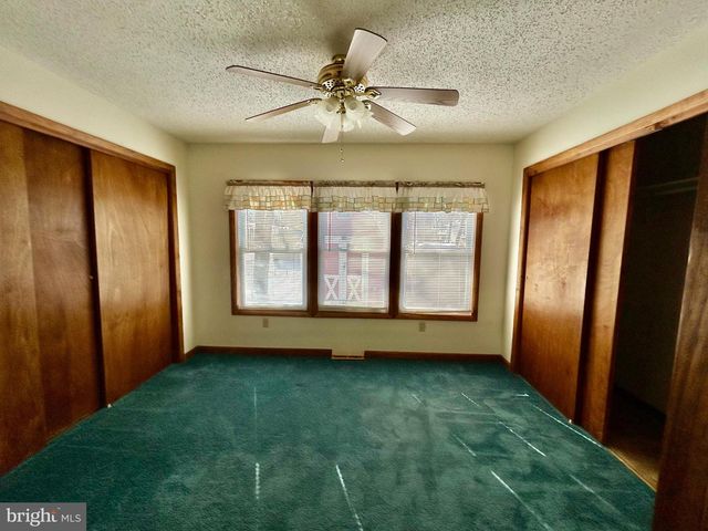 49 HAZELTOP DR, Sicklerville, NJ 08081