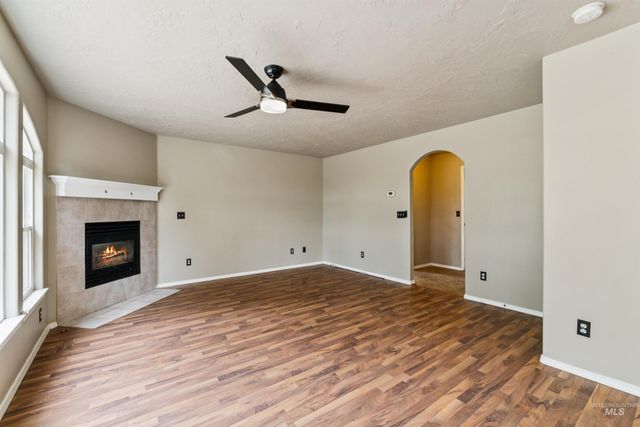 1320 New York, Middleton, ID 83644